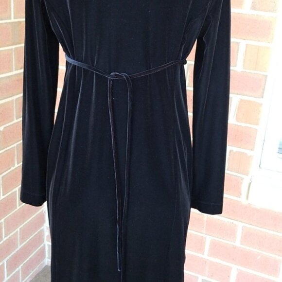 Mimi Maternity velvet dress (M) - Picture 3 of 4